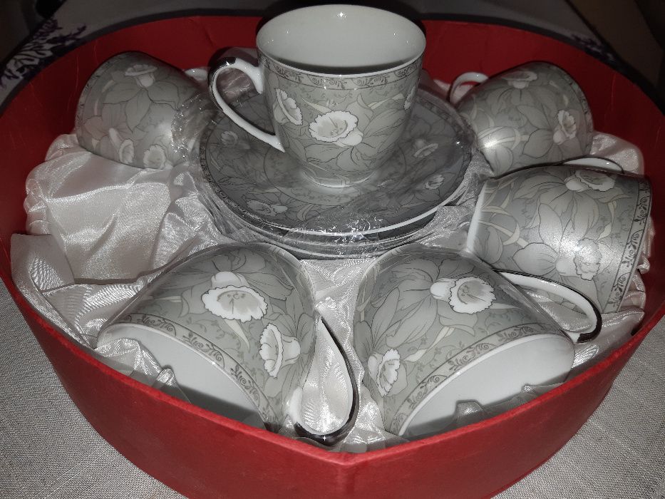 Set cafea format din 6 cani +6 farfurii