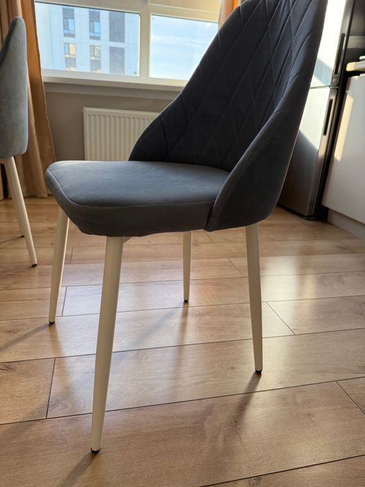 Стол со стульями