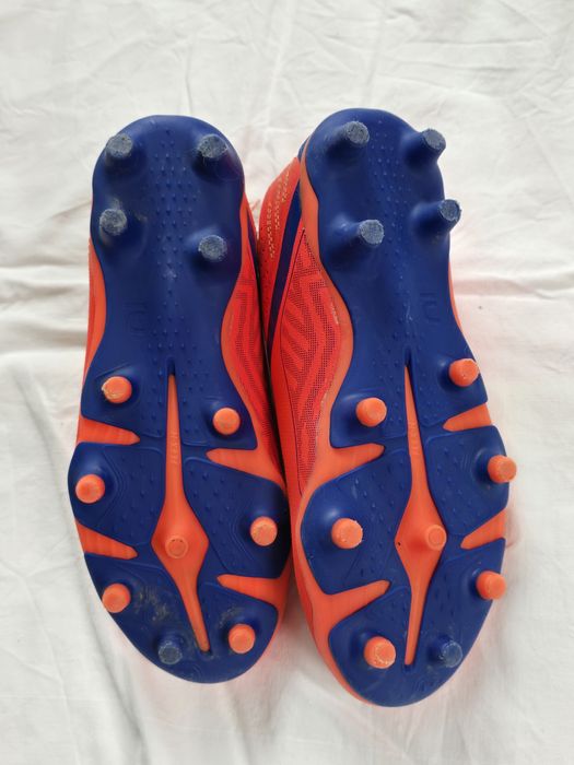 Детски футболни бутонки от кожа