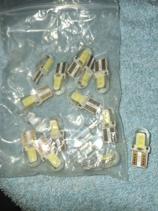 Becuri led si halogen auto sau moto