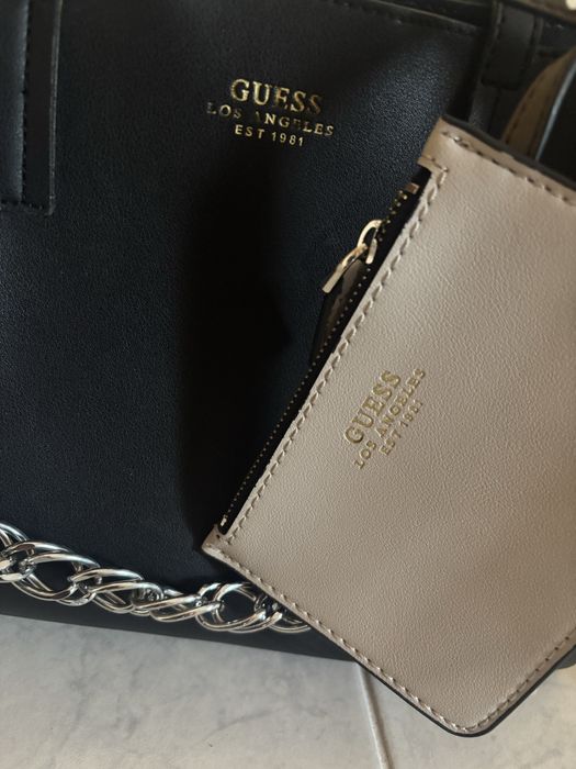 Чанта дамска Guess