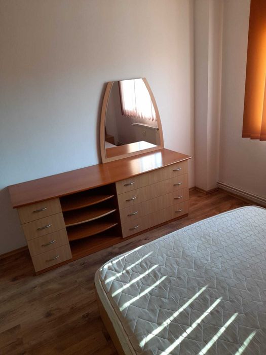 Apartament 3 camere de inchiriat