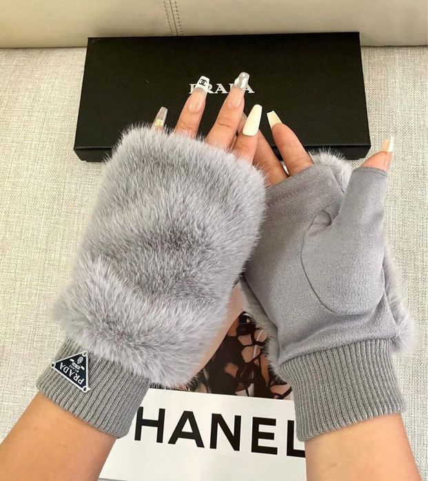 Manusi Prada , calitate premium , noi