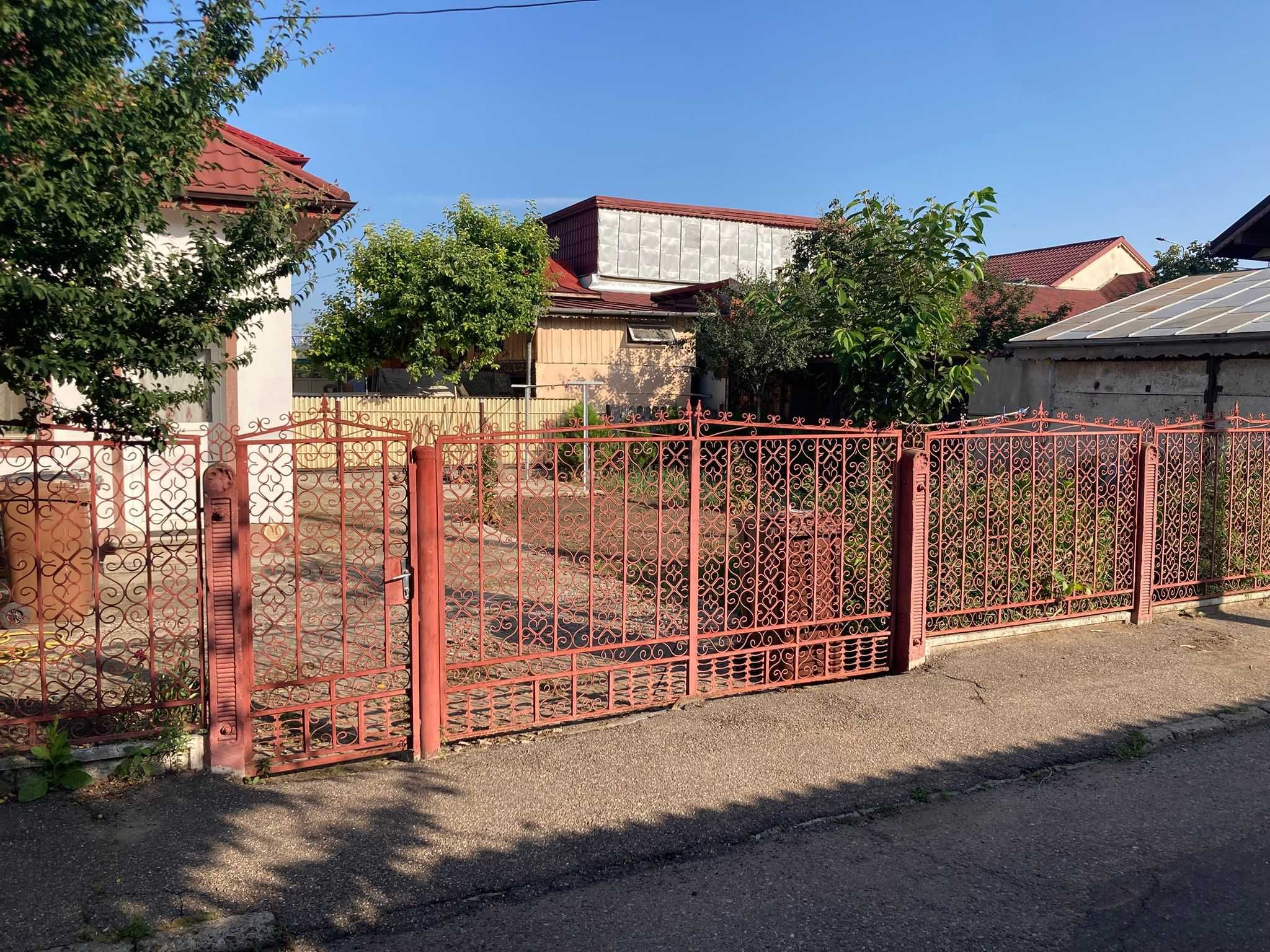 Vând casă bătrânească în municipiul Buzău