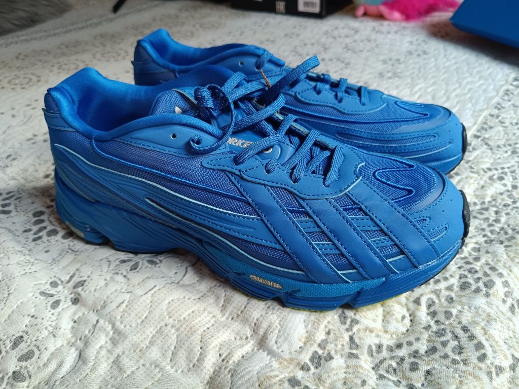 ADIDAS Orketro 2.0