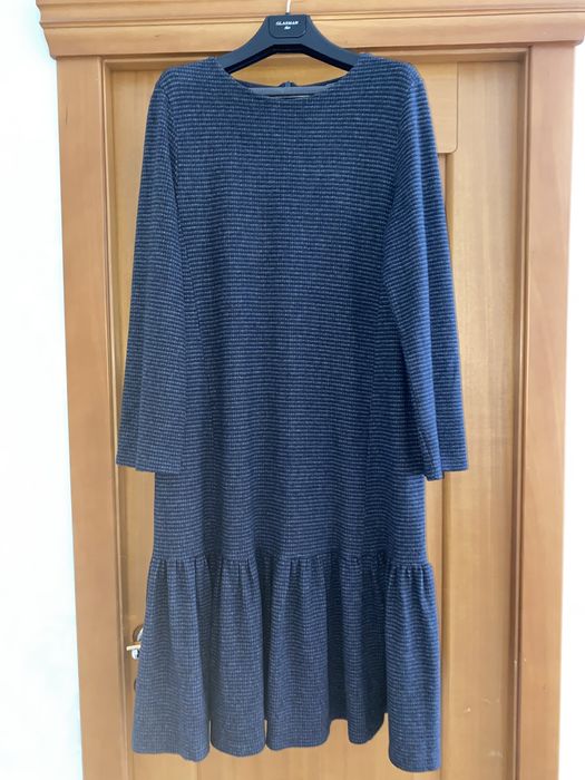 Продам платье шерстянное Мах Маra