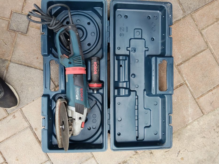 Flex BOSCH GWS 26-230 LVI de 2600 w că și nou