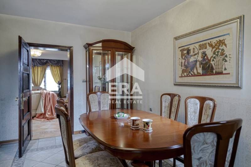 Продава се Многостаен апартамент в София, Лозенец - 253 кв.м за 2174 €/кв.м - Снимка #1