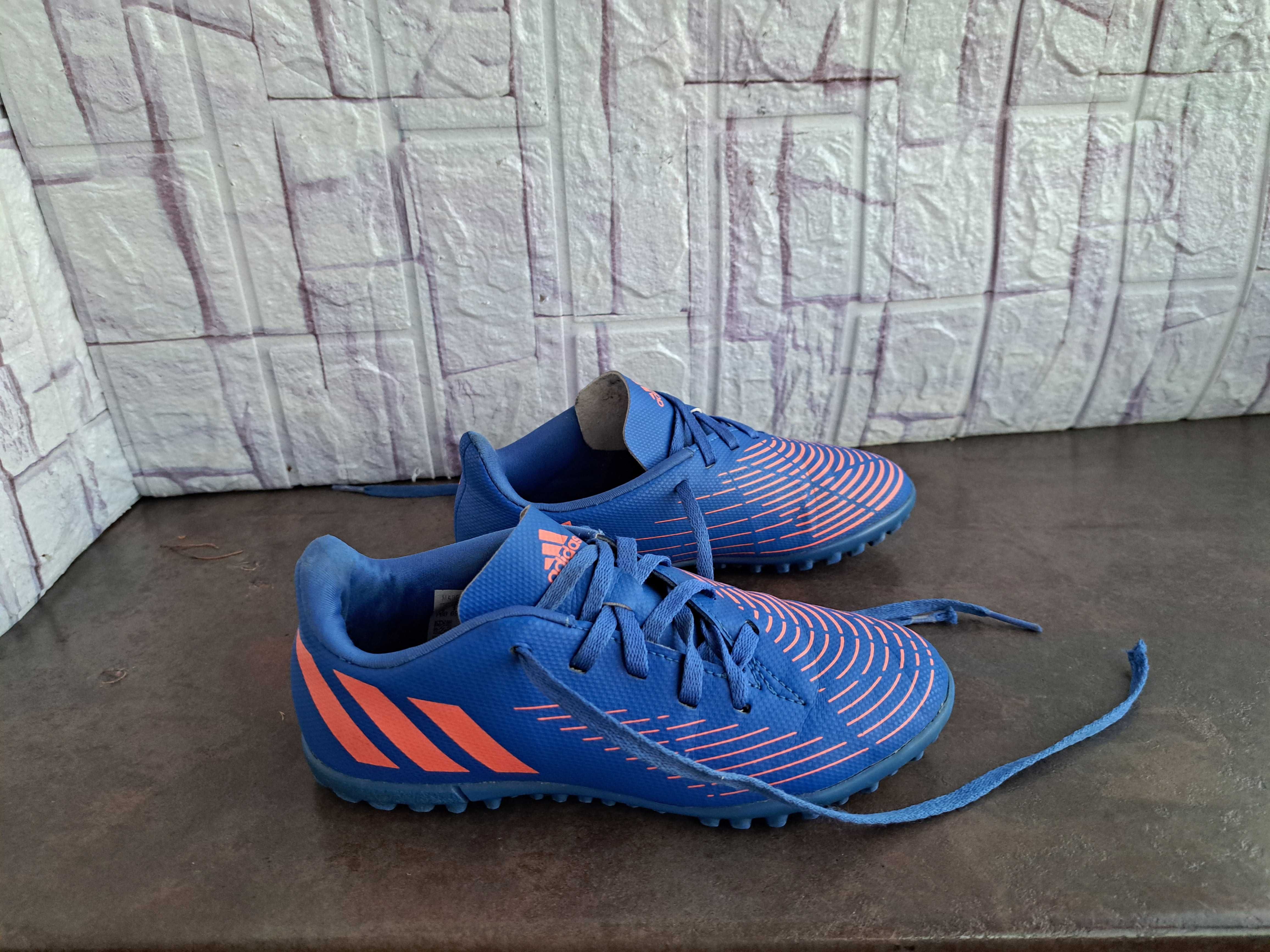 маратонки,кецове,спортни обувки футболни стоножки,Adidas,ном.33,адидас