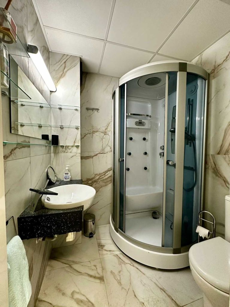 Дава се под наем Тристаен апартамент в София, Център - 100 кв.м за 816 € - Снимка #3