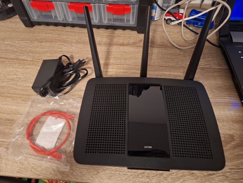 Vând Linksys EA7300 v2 – router gaming / de performanță