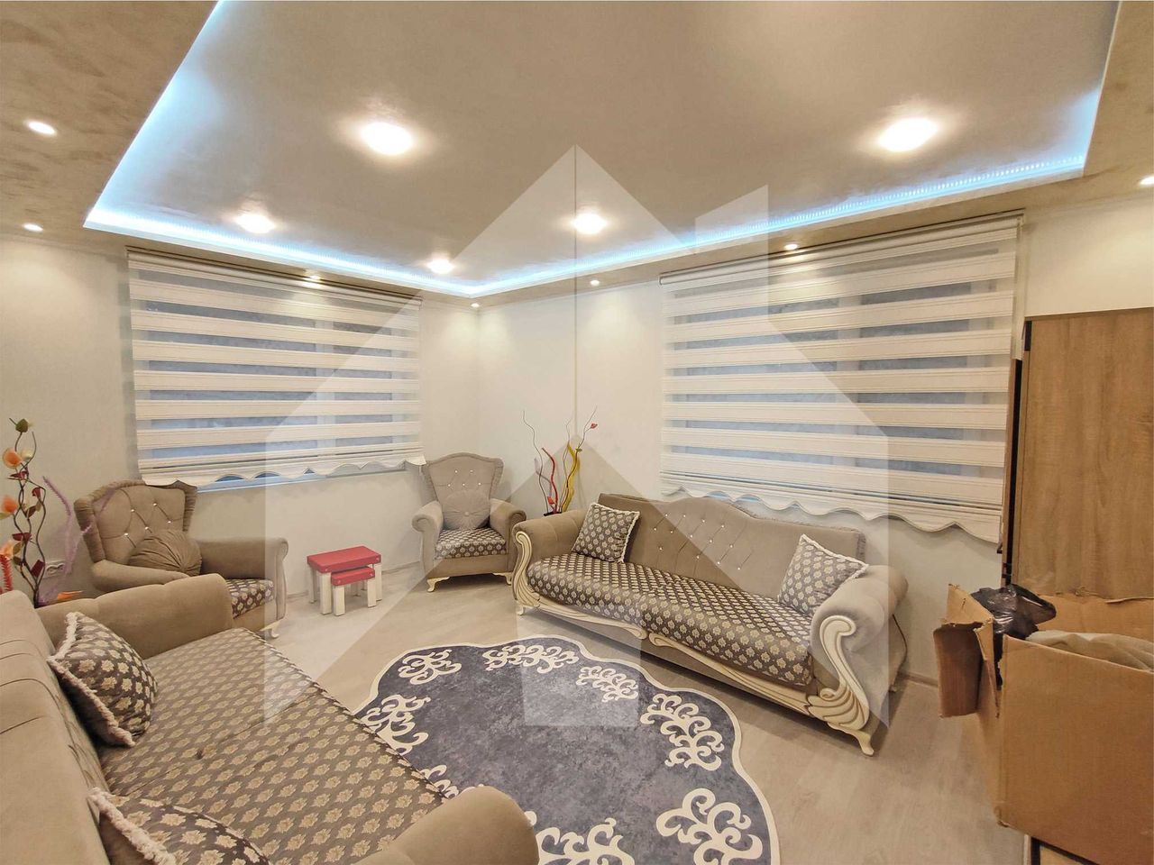 Продава се Тристаен апартамент в Нови пазар - 75 кв.м за 1054 €/кв.м - Снимка #13