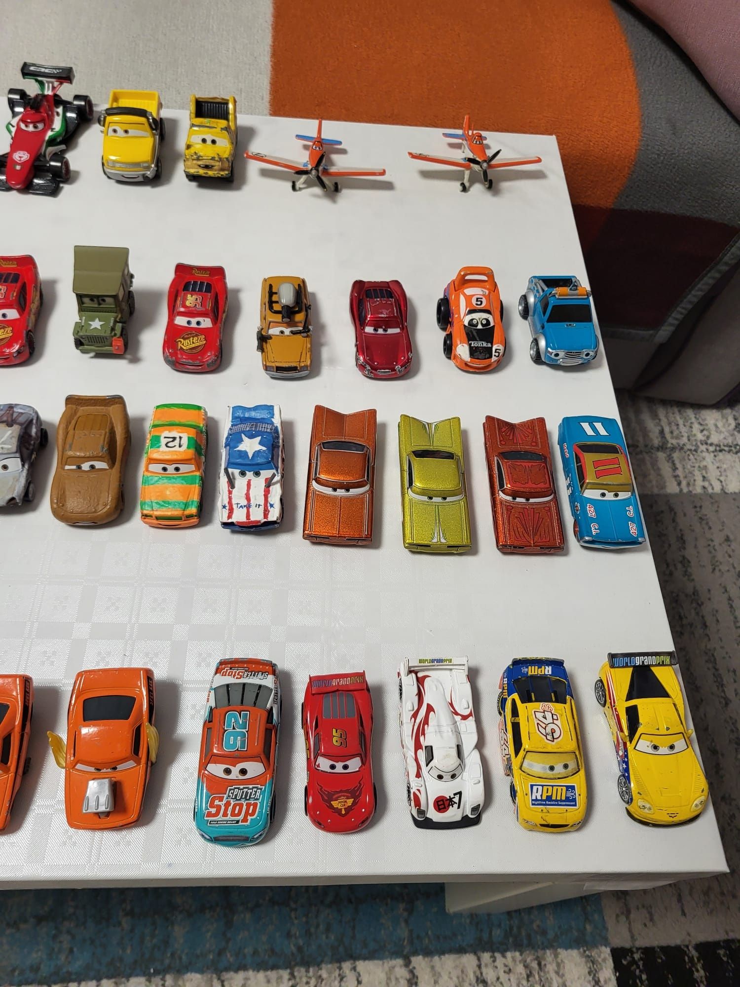 Mașinuțe Disney Cars  Din Metal. Fulger MC Queen. Bucsa. Dinoco.
