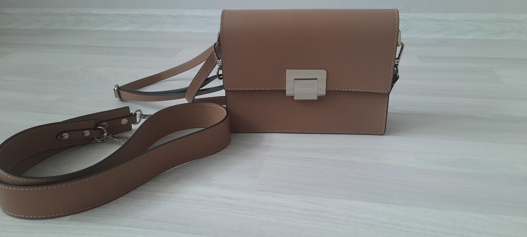 Продам женскую сумку