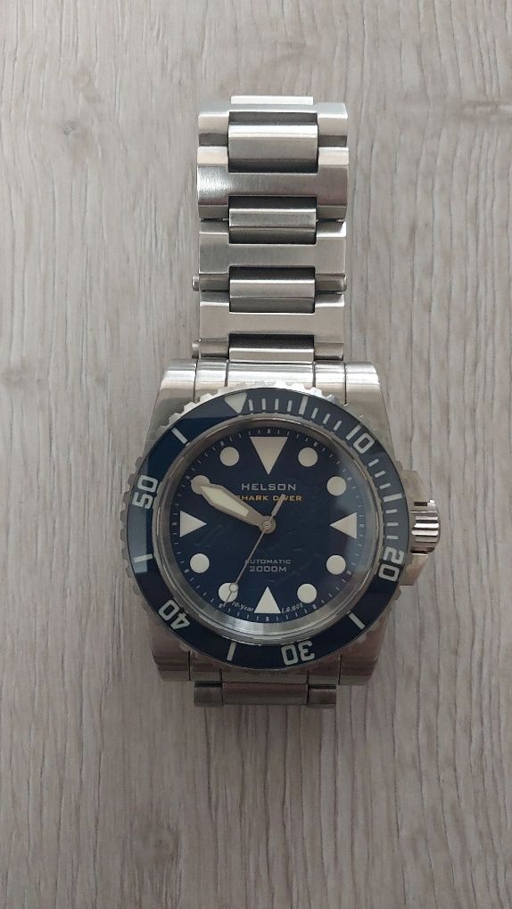 Helson shark diver 2000m