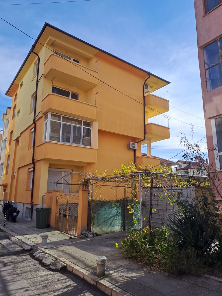 Продава се Къща в Поморие - 224 кв.м за 1697 €/кв.м - Снимка #1