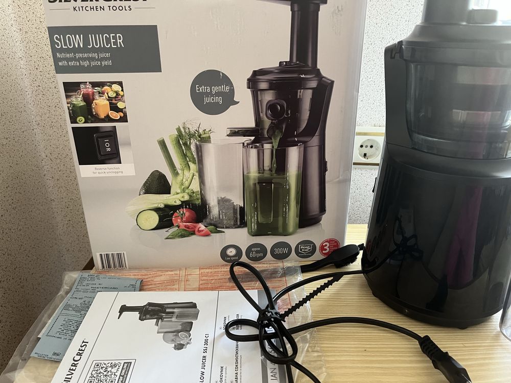 Сокоизтисквачка Silvercrest Slow Juicer SSJ 300 C1