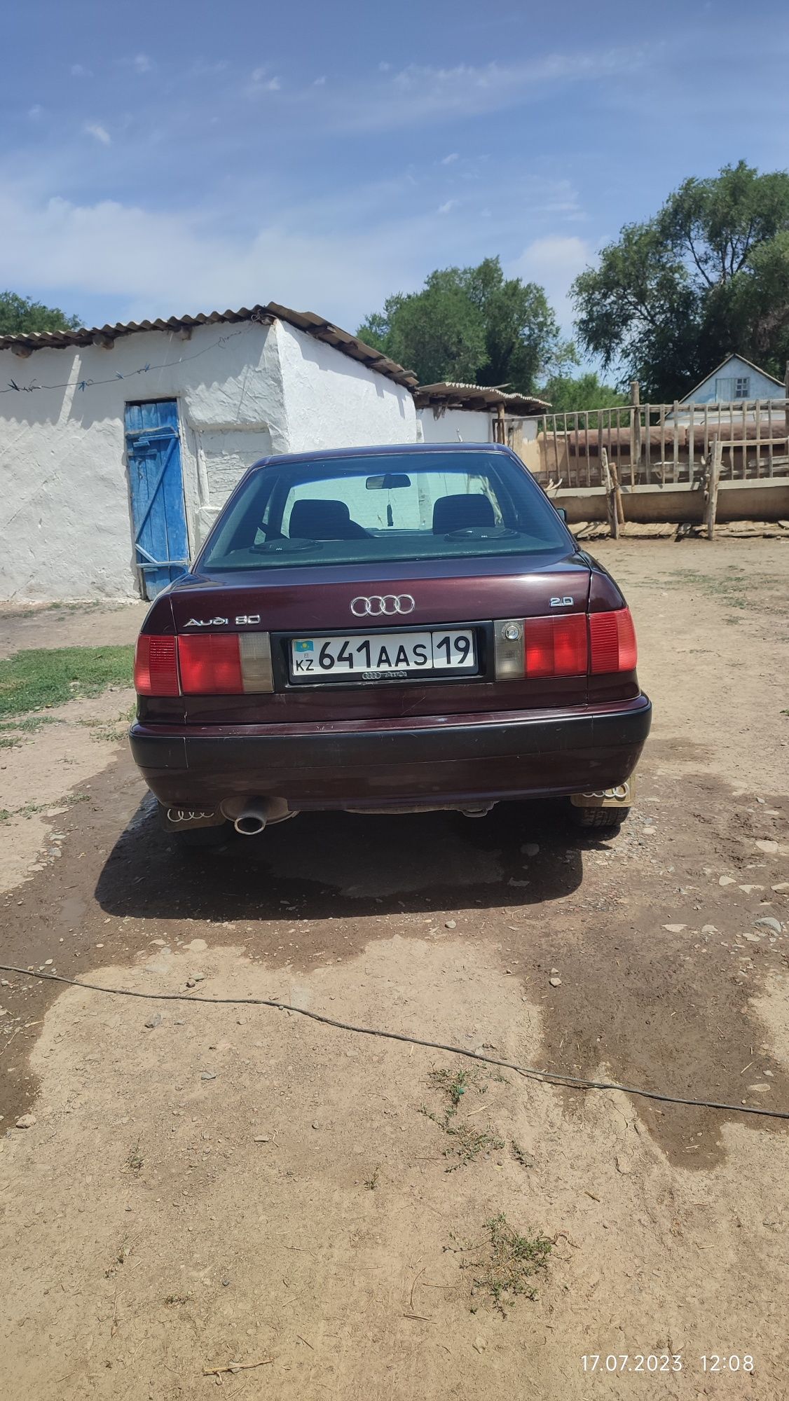 Audi    80    b4