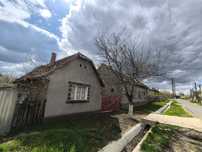 Casa de vanzare din caramida ,2 Anexe +  teren in Buteni ,Judetul Arad