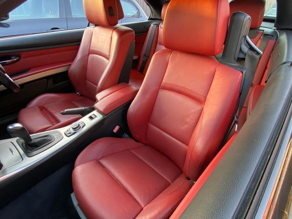 Dezmembrez BMW 330d E93LCI,Motor 245cp N57,Recaro Rosu,NAVI CIC,volan