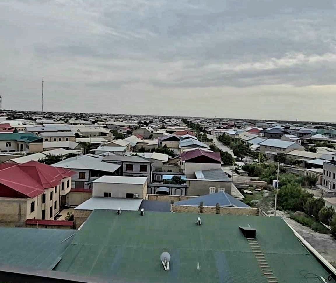 Карвон бозор Чоррахасида,8каватлик лифтлик,янги уйнинг 7каватида, 1хон