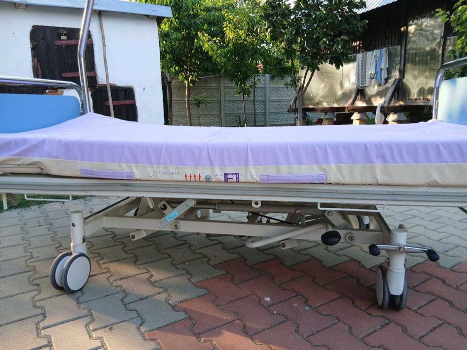 Pat medical de poziționare mecanică Hillrom, cu saltea inclus