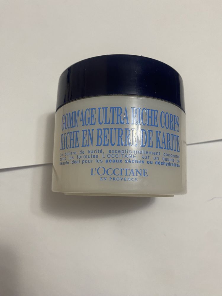 Scrub Loccitane Gommage ultra riche  Beurre de karite  10%