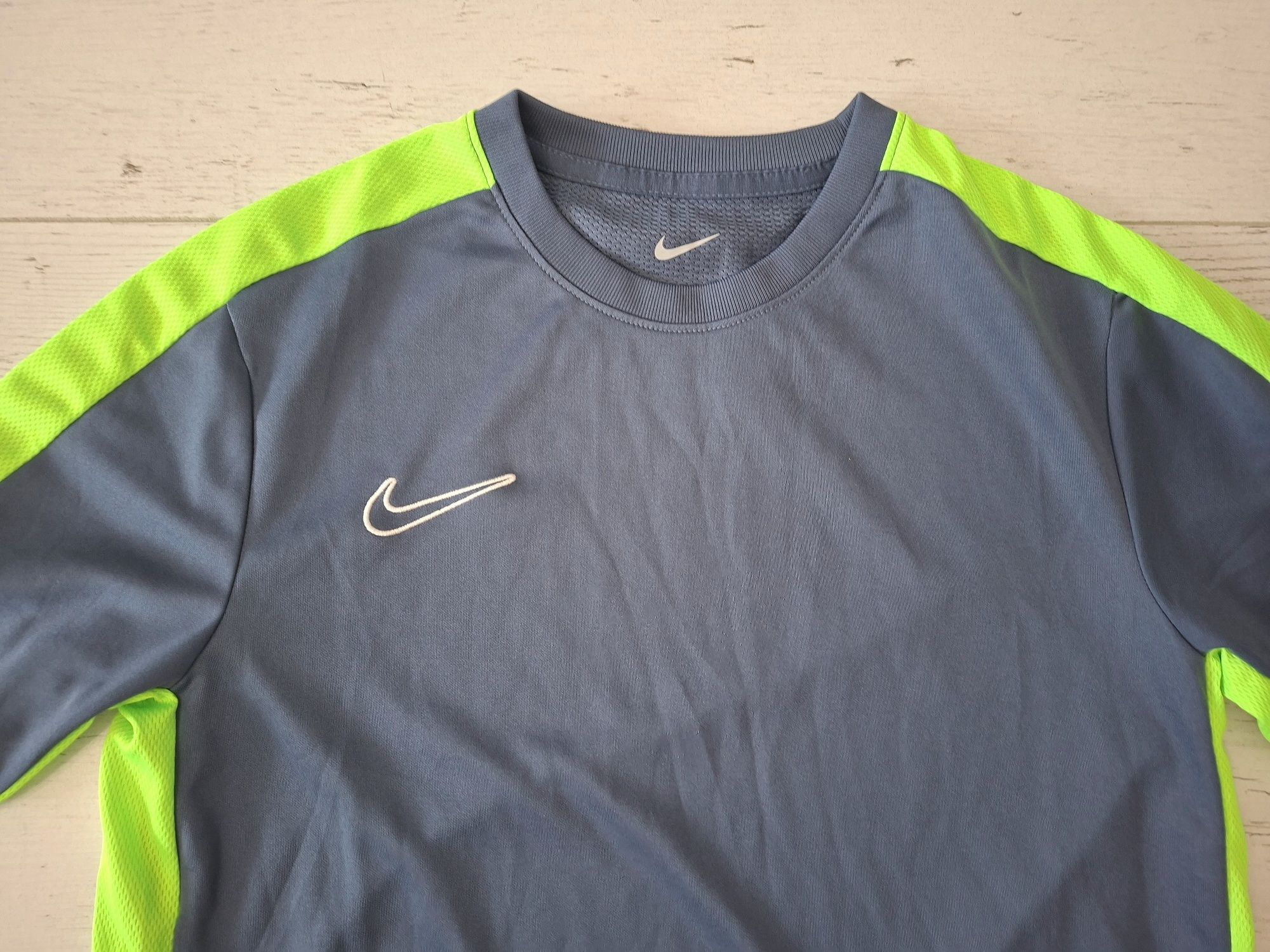 Nike Dry Fit-Ориг. Тениска Нова!