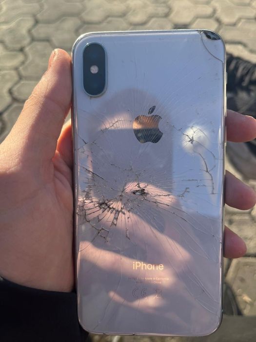 Айфон 10 64гб продам