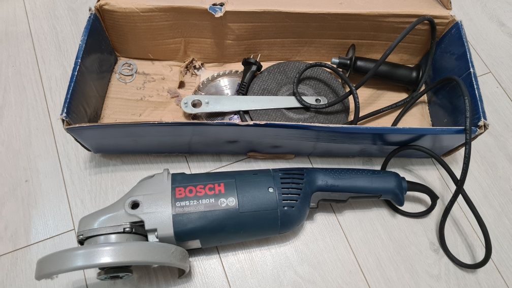 Угловая шлифмашина Bosch GWS 22-180 H Professional