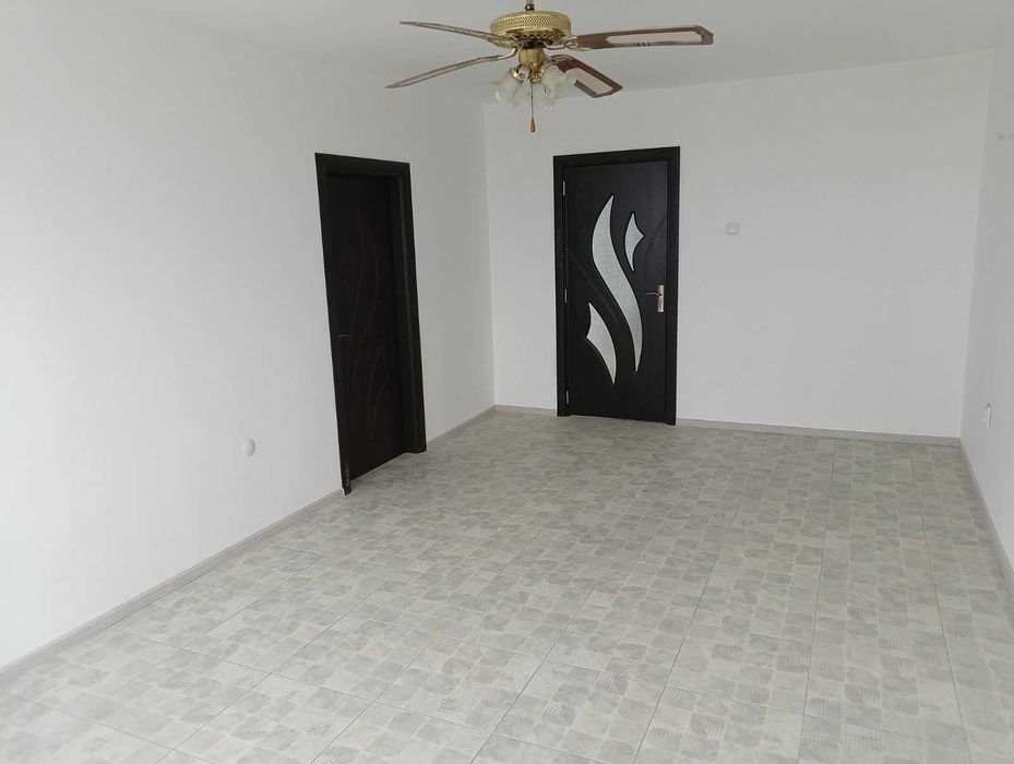 Продава се Тристаен апартамент в Стара Загора, Три чучура - център - 79 кв.м за 1551 €/кв.м - Снимка #2