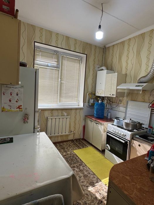Камолот уйлари 2 ком 3 этаж..