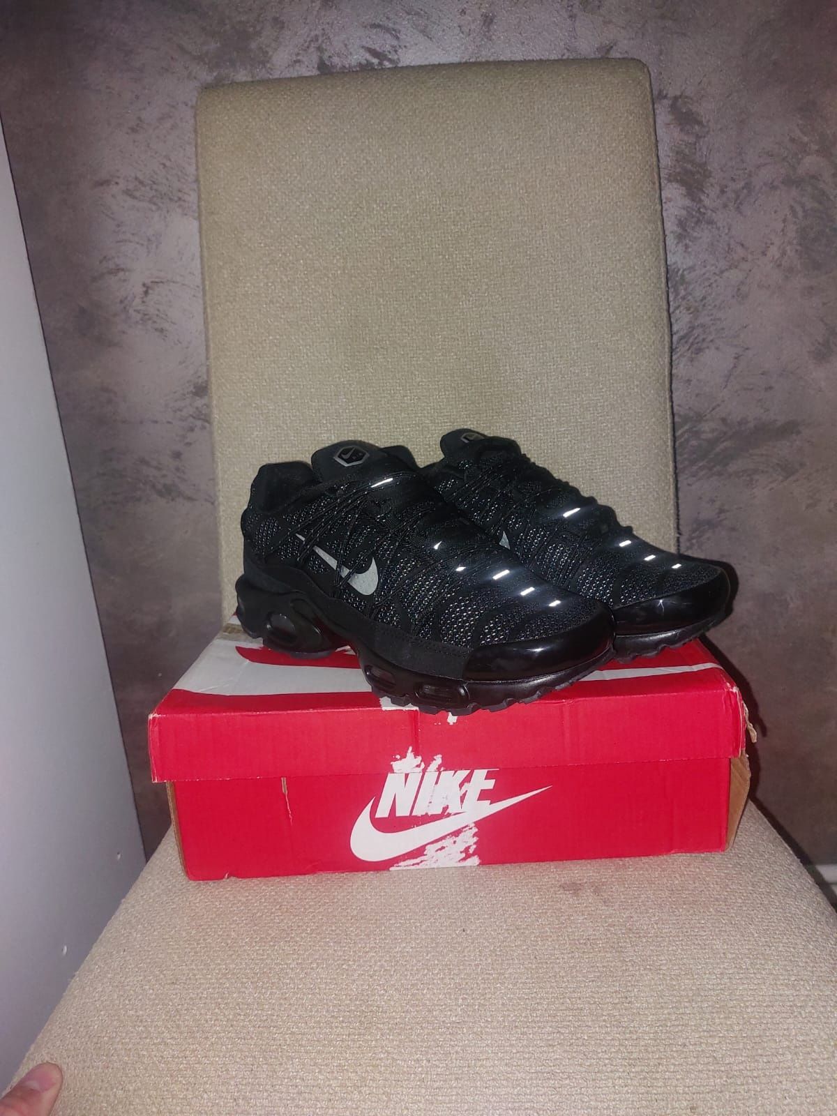 Nike air max plus nefolositi