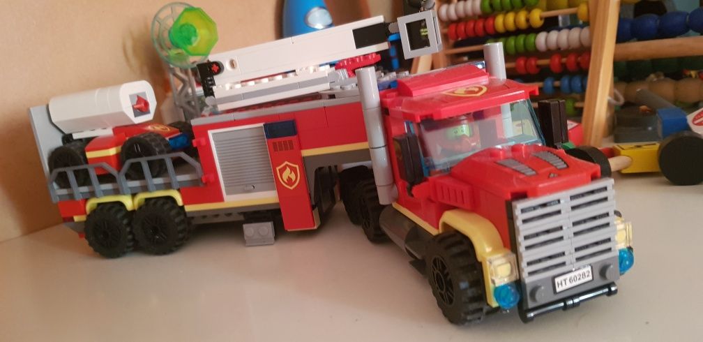 Lego 60282 Centru de comanda mobil al pompierilor