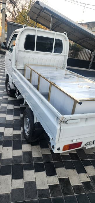 “Luxury Gold” услубидаги стеллаж — олтин рама қора ва оқ рангда!