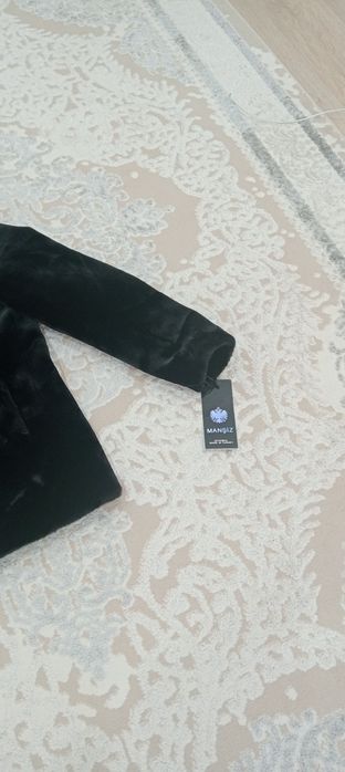 Продам срочнооо Импортную дублёнку  Мутон ..ворот норкоаый