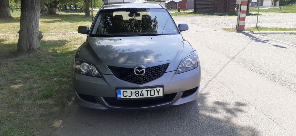 Vând Mazda 3 Hatchback