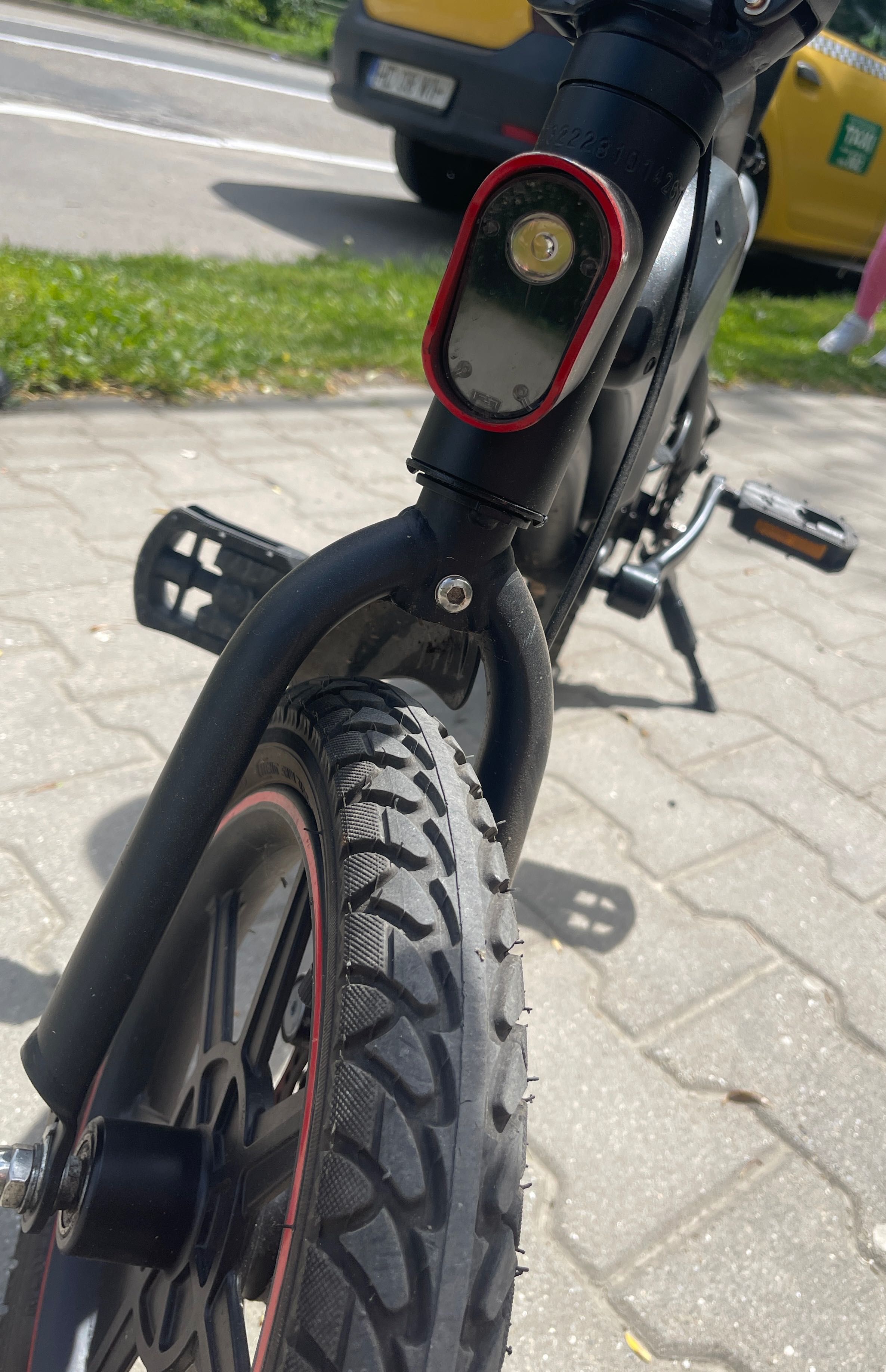 Bicicletă electrică DYU