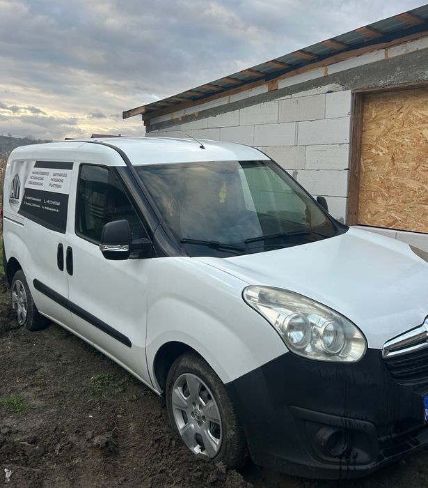 vând opel combo 2013