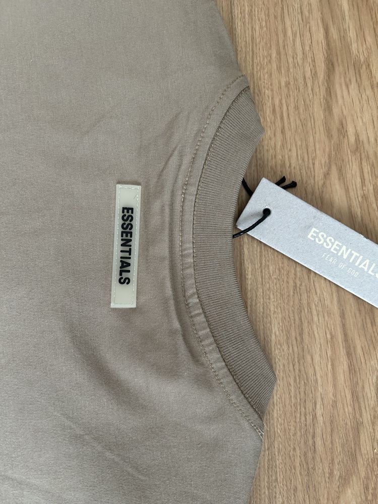 Essentials тениска