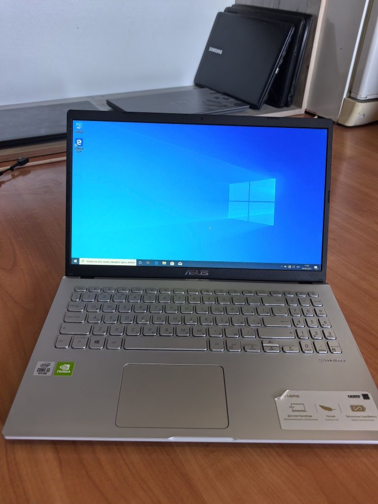 Asus Vivobook Core i3-1005G1