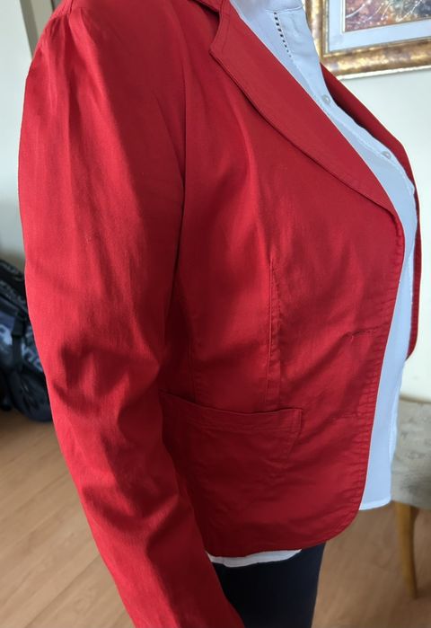 Дамски пролетни сака черно и червено Л и М
