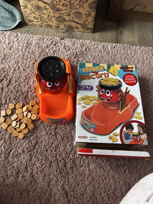 Joc indemanare Atentie cad biscuitii