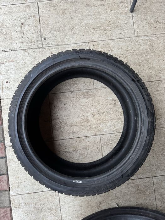 O Anvelopa 275 35 21 si 3buc 315 30 21 cauciucuri Pirelli Sottozero 3