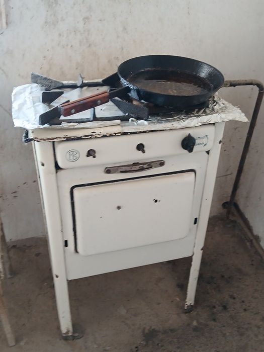 Gaz plita sotiladi