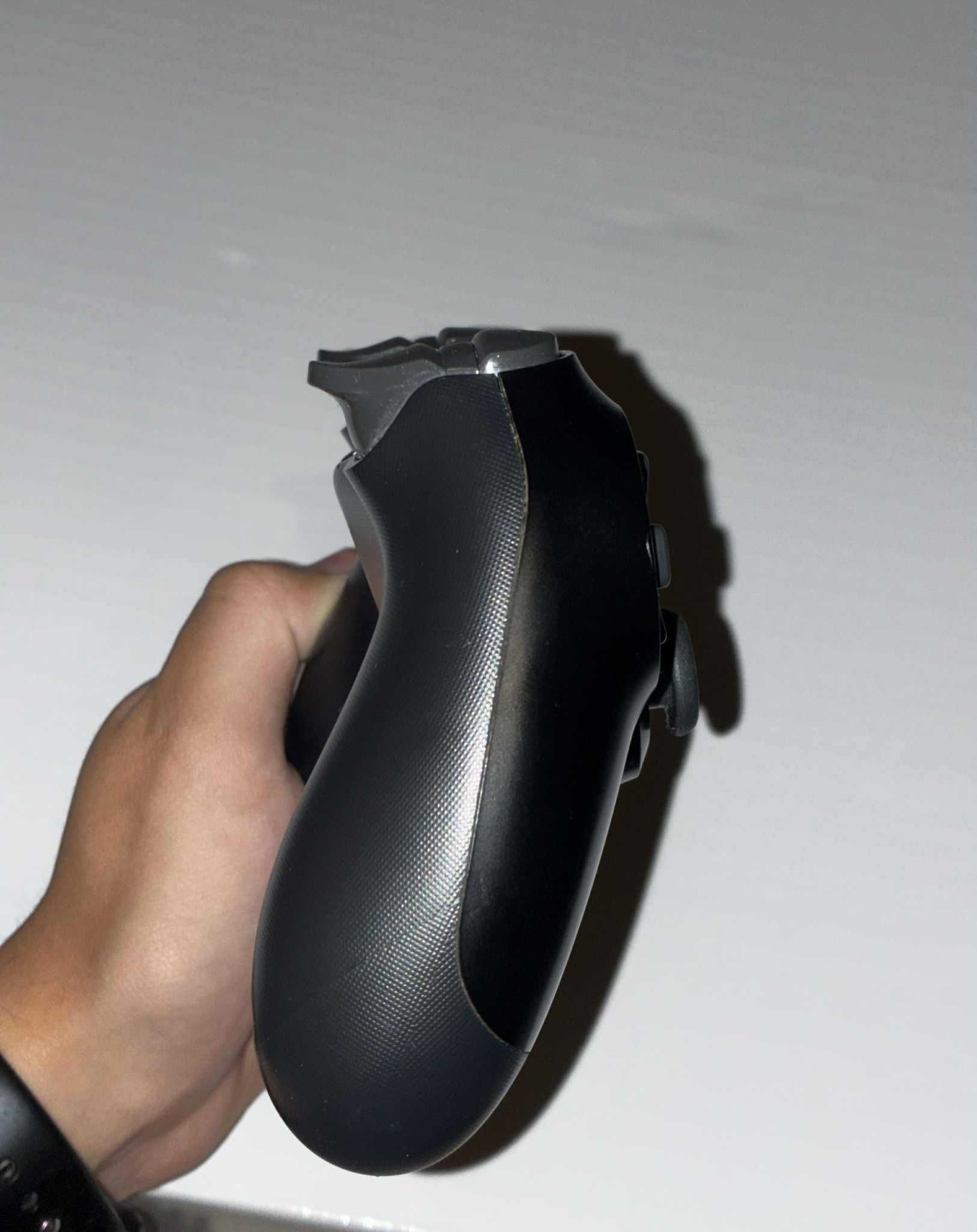 PS4 SLIM 1TB В Перфектно Състояние