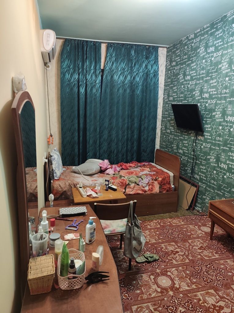 Продаётся срочно квартира 3х в яшнабадском районе возле Кадышева базар