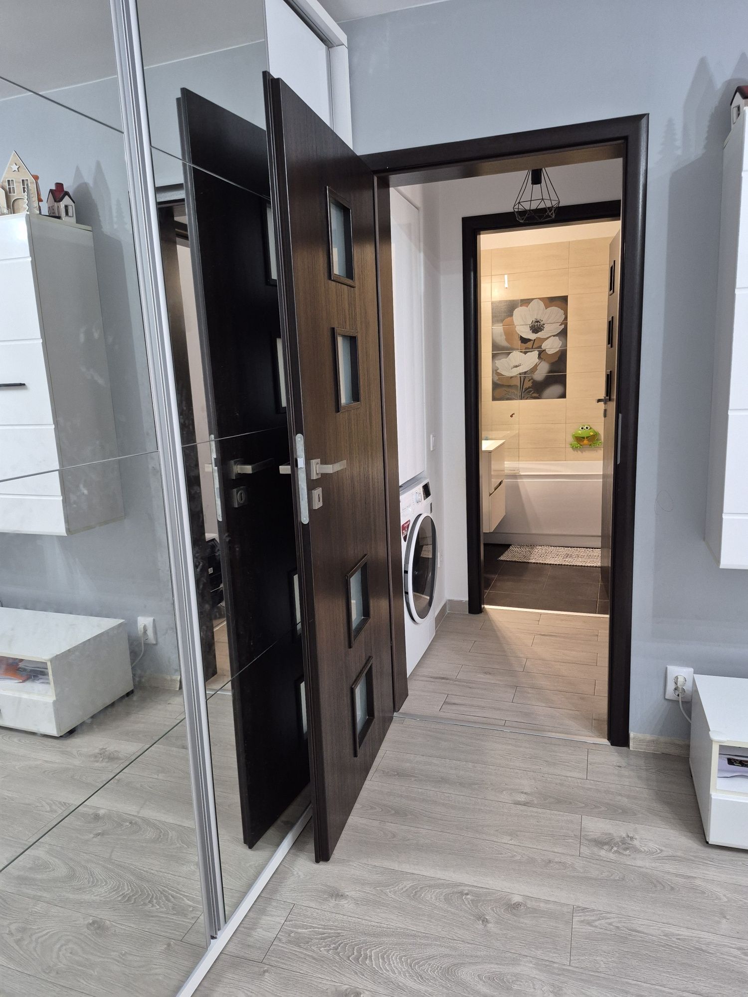 Vand Apartament 2 camere, Str Emil Racovita 31, Sector 4