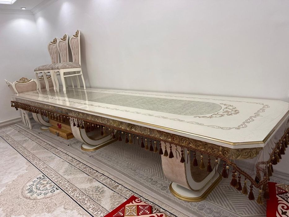 Гостиный стол стулья