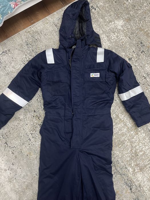 Продается новый зимний комбинезон